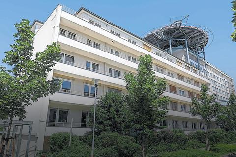 Wo heute dieses Gebäude auf dem Klinikum-Gelände an der Friedrichstraße steht, war früher die Ohlyschule. Foto: Guido Schiek