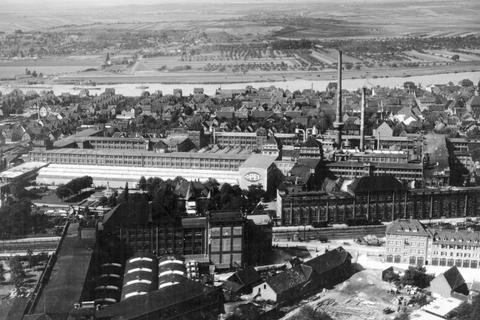 1927: Schon im Jahr 1927 war das Werksgelände von Opel stetig gewachsen. Das Ende der 1920er Jahre war aber eine schwierige Zeit für das Unternehmen. Foto: Opel-Archiv