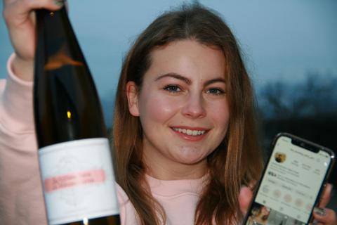 Annika Hohmann erreicht als „the_hunting_wine_girl“ über 30.000 Follower. © Christine Tscherner
