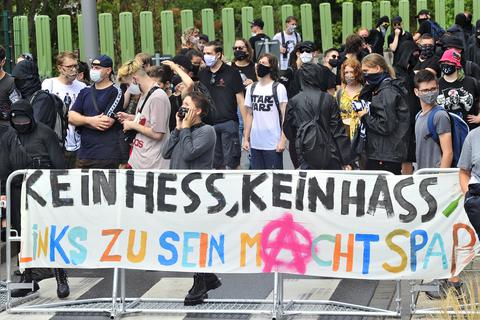 Im vergangenen Jahr sorgten hunderte Menschen für lautstarken Gegenprotest, als die Kleinstpartei "Die Rechte" mehrfach in Ingelheim aufmarschierte. Archivfoto: Thomas Schmidt
