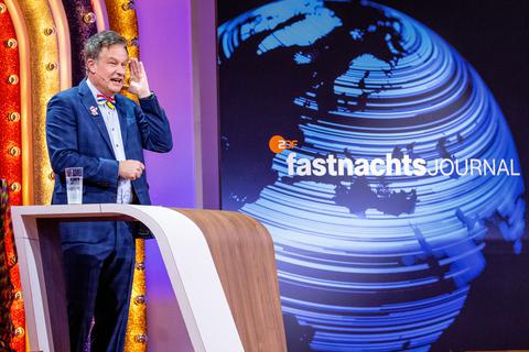 Lars Reichow mit seinem "Fastnachtsjournal" bei "Mainz bleibt Mainz". Foto: ZDF/Dennis Weissmantel 