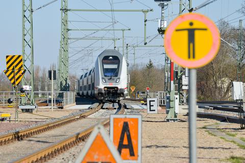 Ein IC der Deutschen Bahn. Foto: dpa/ Heiko Rebsch