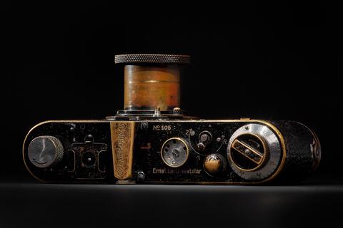 Die hundert Jahre alte Leica 0-Serie Nr. 105 wechselte am Samstag für 14,4 Millionen Euro den Besitzer. Foto: P. Weinhofer 