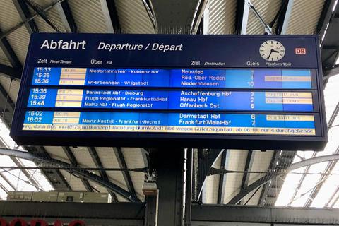 Zahlreiche Ausfälle von S-Bahnen und Regionalzügen sorgten am Samstag für Unmut bei Pendlern.  Foto: Karl Schlieker 