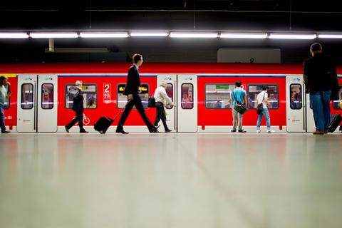 Die S-Bahn-Linien 1, 2, 8 und 9 waren von der Signalstörung am Frankfurter Hauptbahnhof betroffen. Archivfoto: dpa