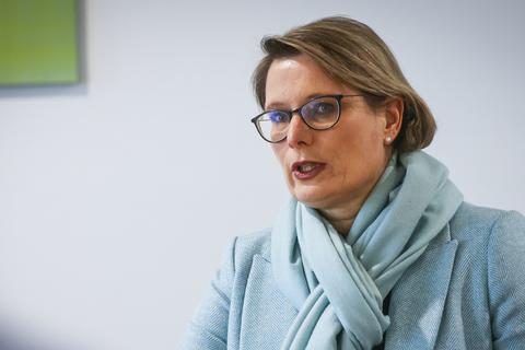 Die Bildungsministerin Stefanie Hubig sieht juristische Probleme beim Infektionsschutzgesetz. Foto: Lukas Görlach