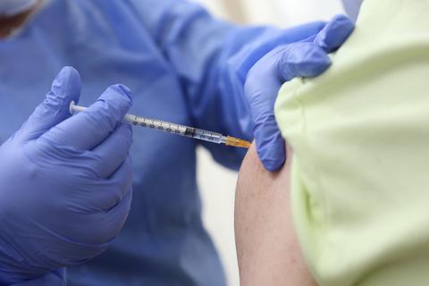 Insgesamt wurden bislang rund 80000 Impfungen im Landkreis durchgeführt. Symbolfoto: dpa