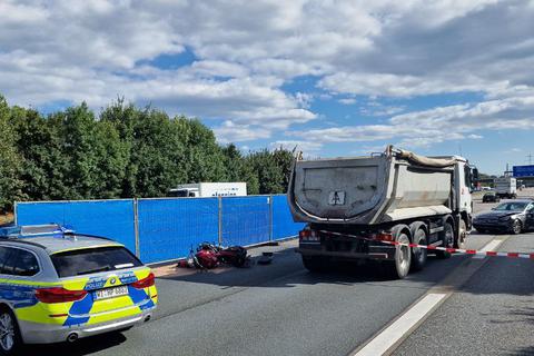 Die Unfallstelle auf der A5 bei Frankfurt.  Foto: 5vision.media 