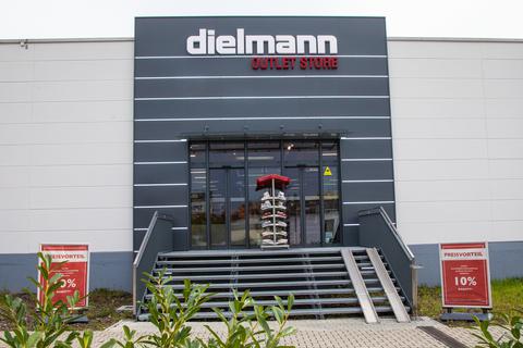 Die Dielmann-Gruppe mit Hauptsitz in Darmstadt wird es so künftig nicht mehr geben. Nachdem im September das Insolvenzverfahren eröffnet wurde, hat der Schuh- und Sportfachhändler einen Käufer für die ersten Filialen gefunden.  Foto: VOLLFORMAT/VOLKER DZIEMBALLA