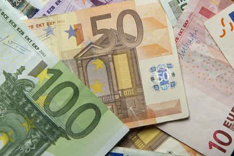 Der Wiesbadener CDU-Stadtverordnete Lorenz hat Rechnungen von mehr als 40.000 Euro eingereicht.  Foto: dpa