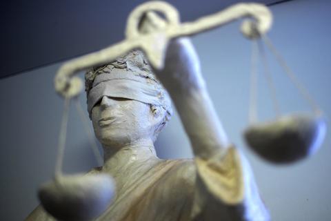Eine Statue der Justitia.  Symbolfoto: dpa