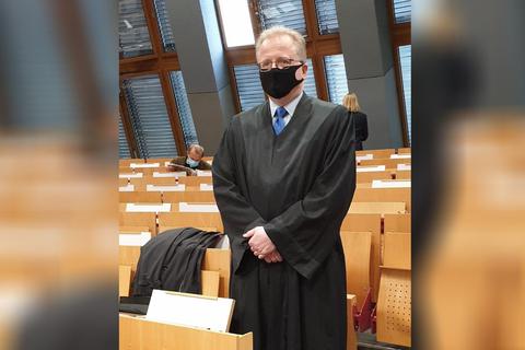 Bernhard Lorenz beim Prozess um die Frankfurter Awo. Foto: Birgit Emnet