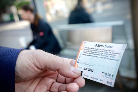 Das 9-Euro-Ticket gilt unabhängig vom Zeitpunkt des Kaufs für einen Kalendermonat. Foto: Sascha Kopp