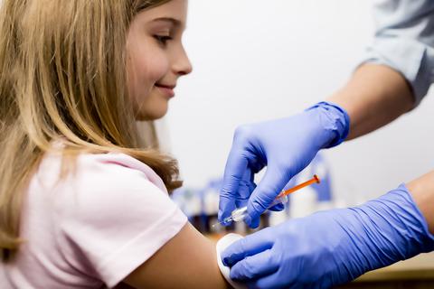 Die Impfung von Kindern ist das zentrale Thema auf dem Impfgipfel von Bund und Ländern am Donnerstag. Foto: Gorilla - fotolia.de
