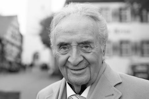 Günter Wewel ist im Alter von 88 Jahren verstorben.
