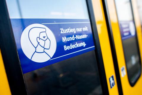 Die Maskenpflicht findet ein baldiges Ende - auch Mediziner begrüßen dies.