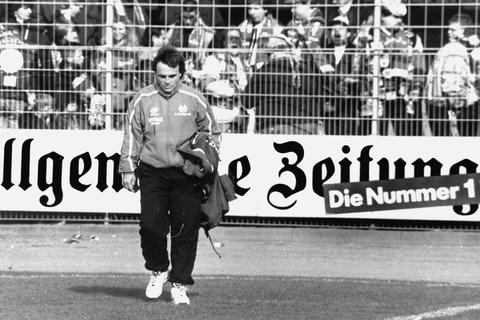 Lange ist es her, die Spuren sind bis heute da - Wolfgang Frank als Trainer von Mainz 05 Archivfoto: Sascha Kopp
