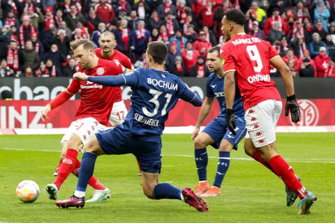 Könnten am Sonntag wieder in der Mainzer Startelf stehen: Silvan Widmer (links) und Karim Onisiwo (rechts).