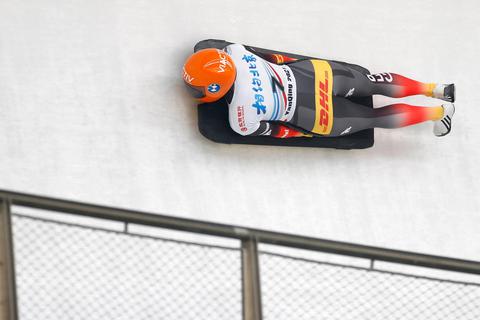 Schnell unterwegs auf bislang unbekanntem Eis: Skeletoni Tina Hermann rast in Yanqing zum Sieg im Olympia-Testrennen. Foto: Imago  